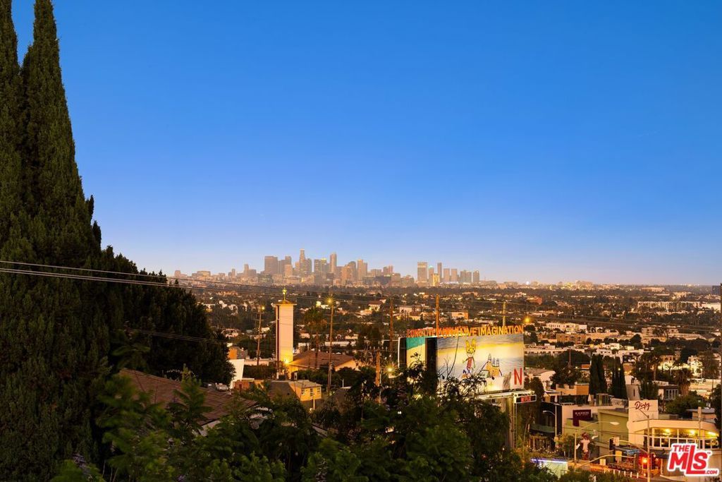 Photo of 1129 Larrabee Street #15, West Hollywood, CA 90069 (MLS # 26852493)