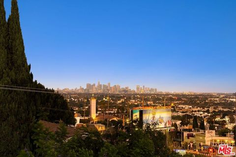 Photo of 1129 Larrabee Street #15, West Hollywood, CA 90069 (MLS # 26852493)