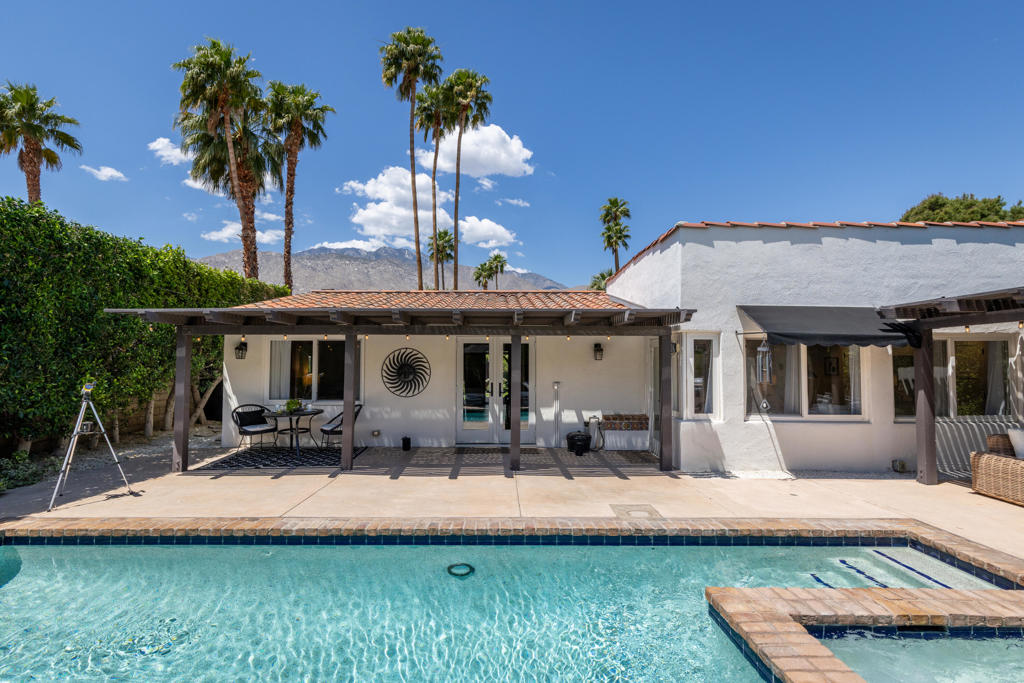 524 N Hermosa Drive