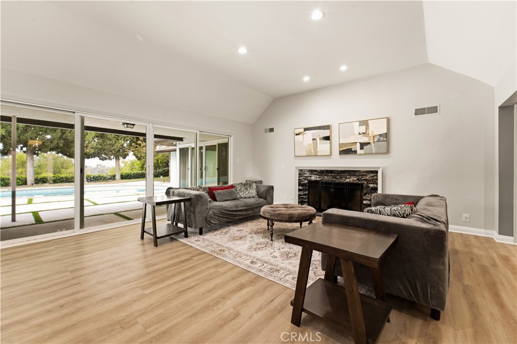 15701 Royal Ridge