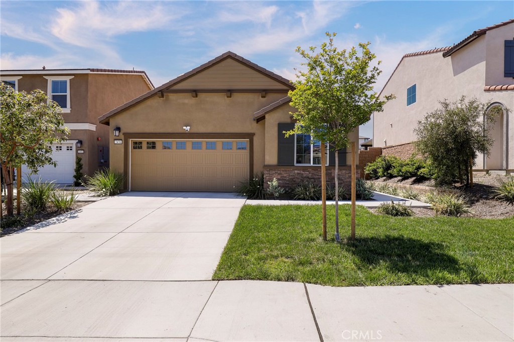 2476 Yellowstone Way