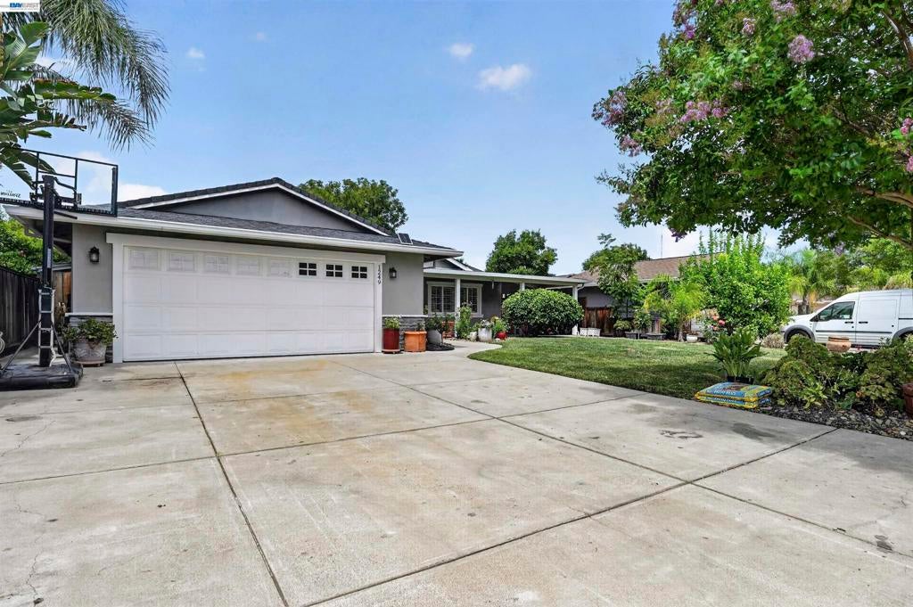 1249 Duffy Way