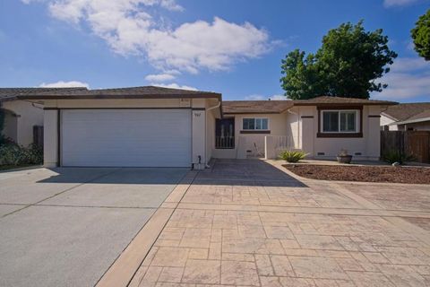 Photo of 942 Junesong Way, San Jose, CA 95133 (MLS # ML82046562)