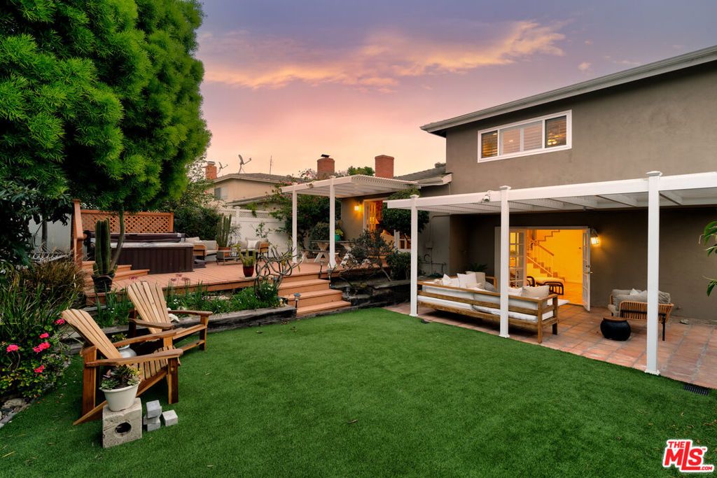 Photo of 12557 Sanford Street, Los Angeles, CA 90066 (MLS # 26648023)