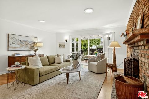 Photo of 12557 Sanford Street, Los Angeles, CA 90066 (MLS # 26648023)