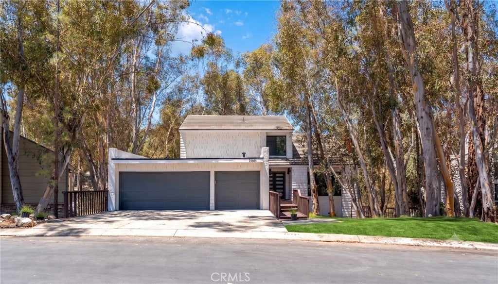 25031 Castlewood