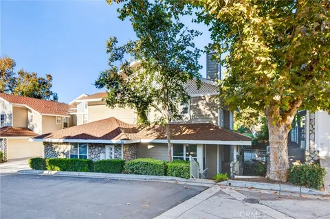 704 Chandler W, Highland, CA 92346 - MLS#: OC25240279