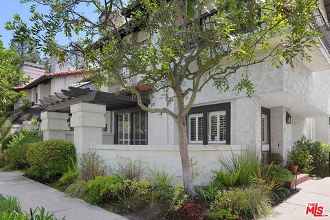 Photo of 17226 Palisades Circle, Pacific Palisades, CA 90272 (MLS # 26667501)