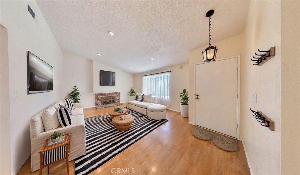 12036 Camino Valencia