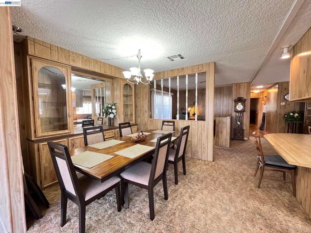 1285 Sussex way