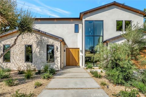 5149 Beeman Avenue Valley Village CA 91607