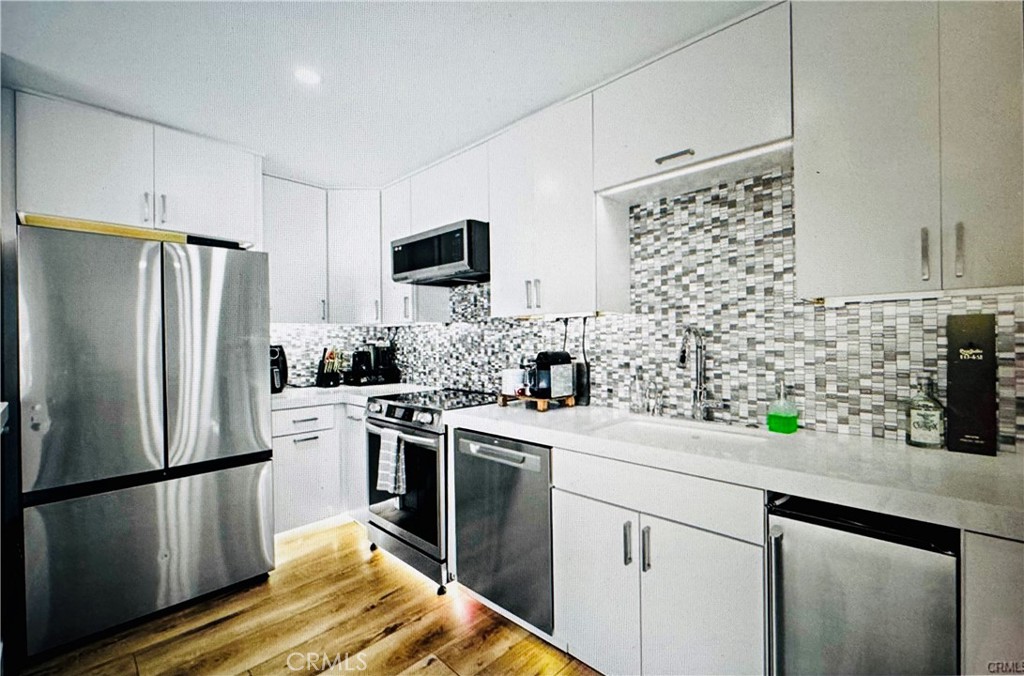 711 Pacific Coast 330