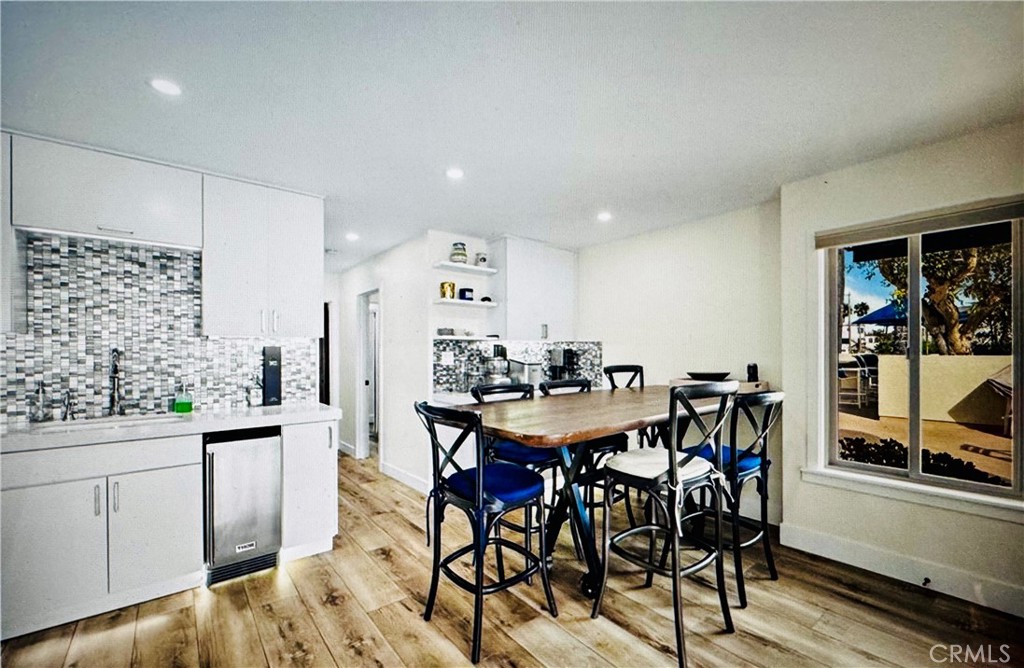 711 Pacific Coast 330