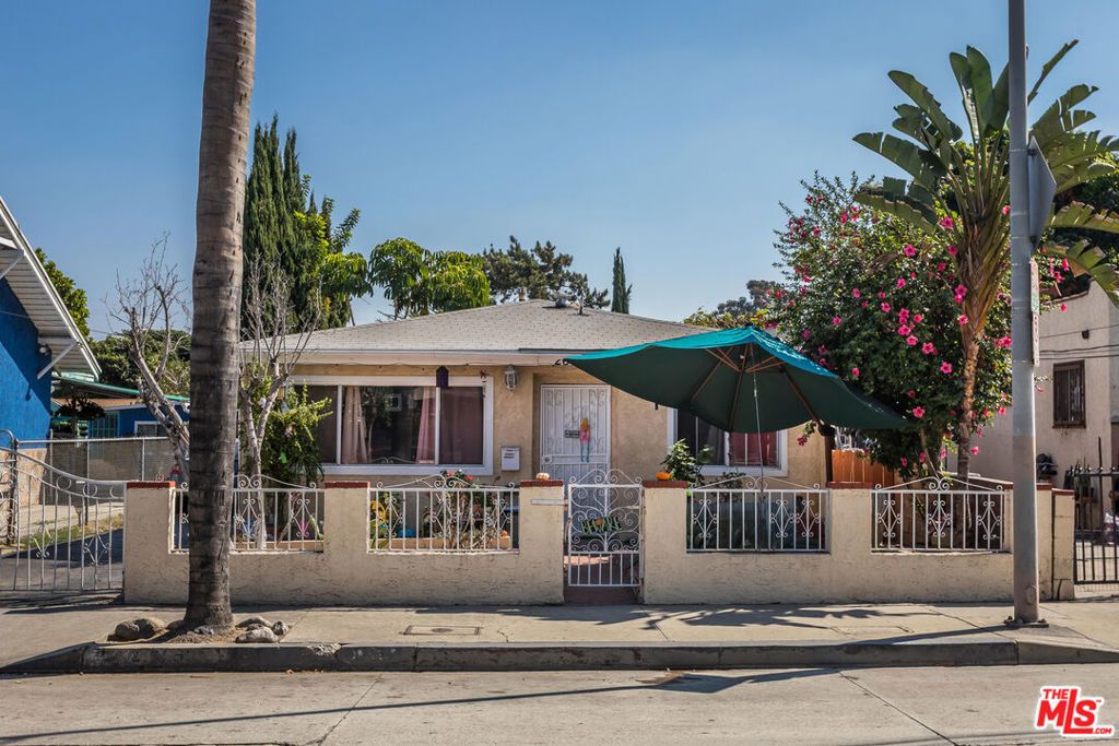 Photo of 2660 Newell Street, Los Angeles, CA 90039 (MLS # 26657049)