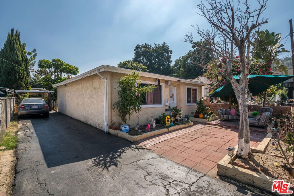 Photo of 2660 Newell Street, Los Angeles, CA 90039 (MLS # 26657049)