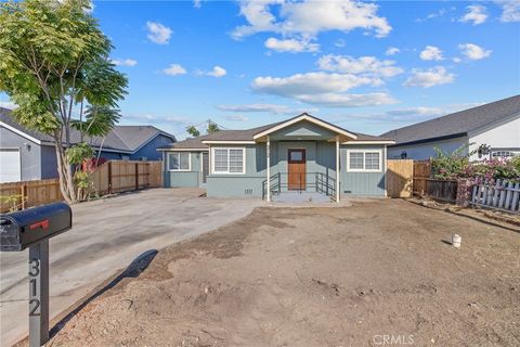 Photo of 312 NE 4th Avenue, Visalia, CA 93291 (MLS # FR25242401)