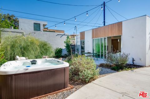Photo of 1034 Vernon Avenue, Venice, CA 90291 (MLS # 25607645) Photo of 1034 Vernon Avenue, Venice, CA 90291 (MLS # 25607645)