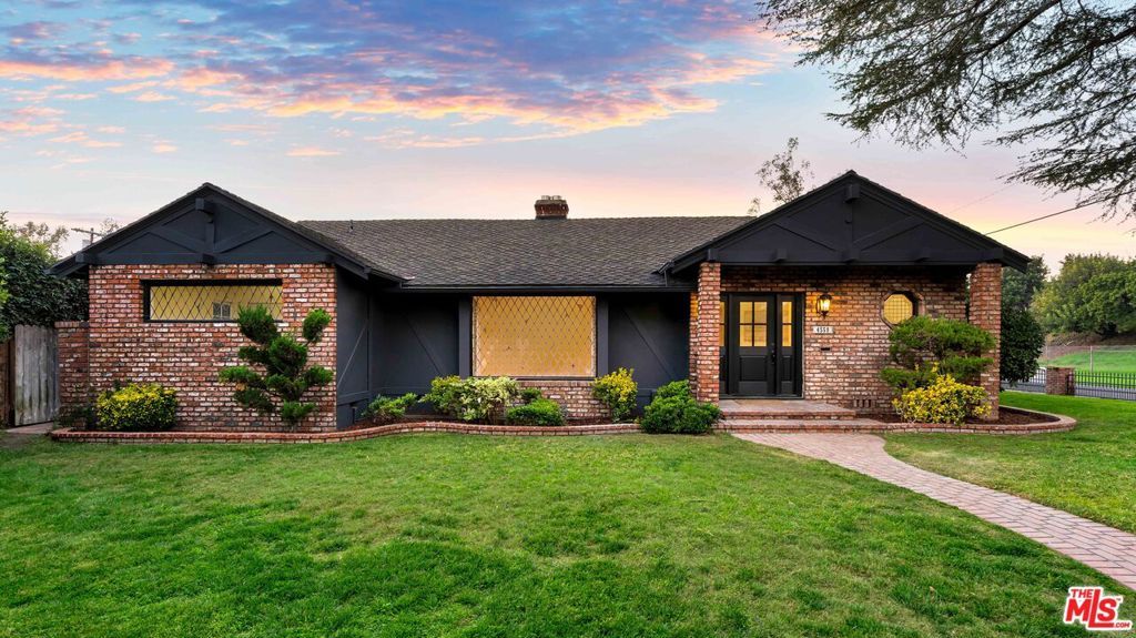 Photo of 4559 Morella Avenue, Studio City, CA 91607 (MLS # 26638689)