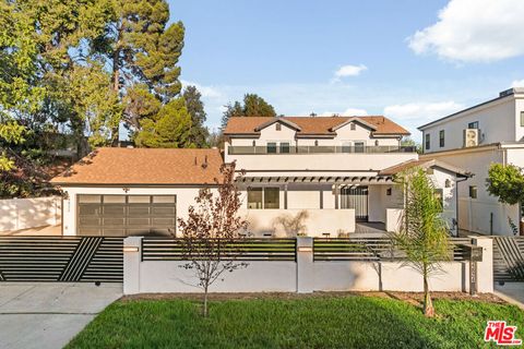 Photo of 4824 Saloma Avenue, Sherman Oaks, CA 91403 (MLS # 25606821) Photo of 4824 Saloma Avenue, Sherman Oaks, CA 91403 (MLS # 25606821)