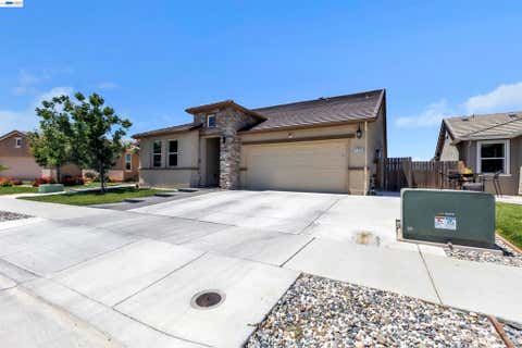 Photo of 1893 Summit Dr Dr, Los Banos, CA 93635 (MLS # 41139785)