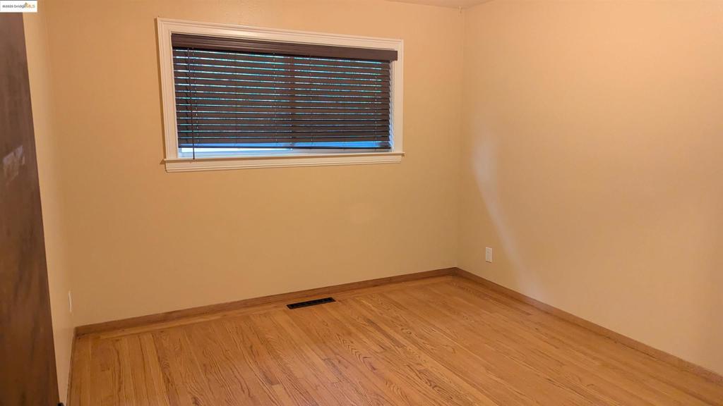 OAKLAND - Residential Lease