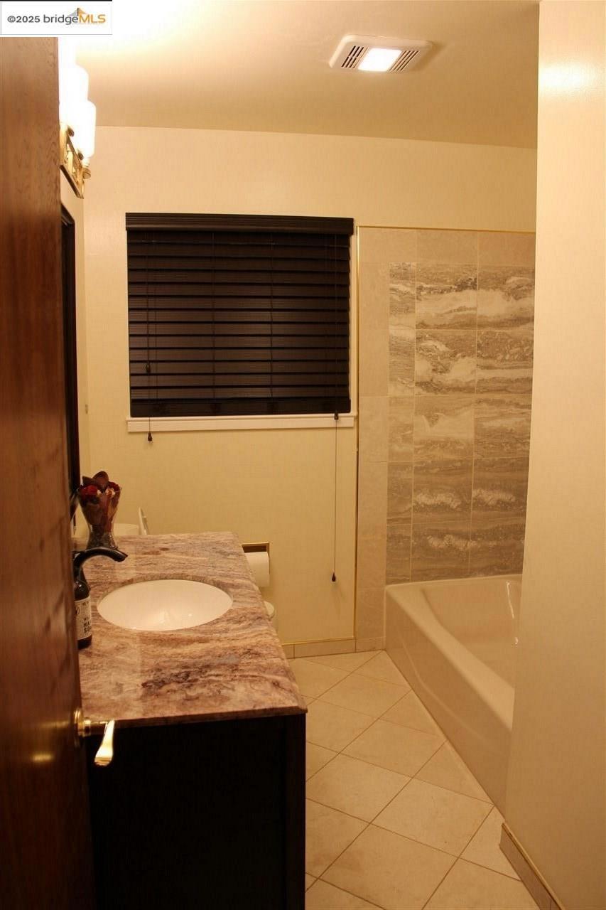 OAKLAND - Residential Lease