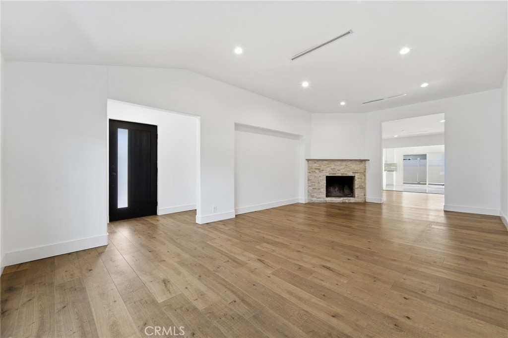6015 Laurelgrove