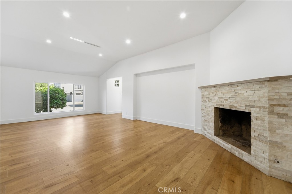 6015 Laurelgrove