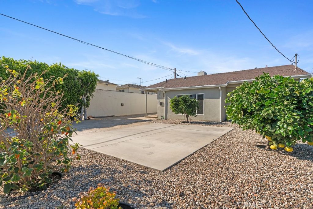 Photo of 6015 Laurelgrove, North Hollywood, CA 91606 (MLS # BB26026571)