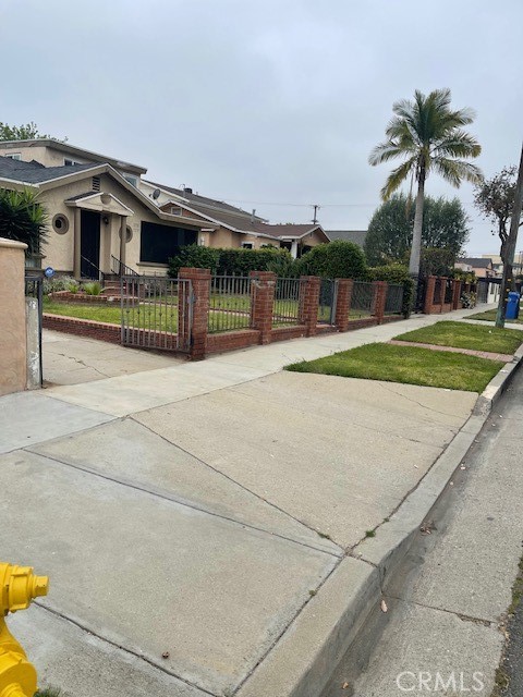 1326 W 98th