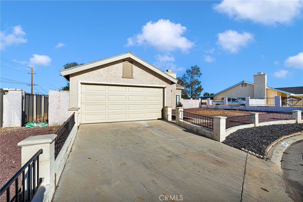 9189 Applewood