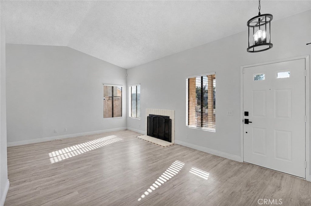 9189 Applewood