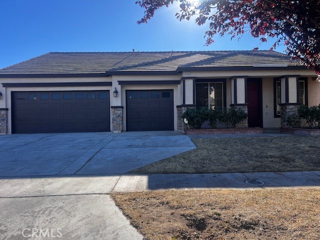 Beautiful renovated Hesperia home, 2 min from I15 freeway. Located in a great neighborhood close to Super Walmart, Super Target, Kaiser Hospital and medical center, Restaurants and shops. Great location. Home has beautiful wood floors and new carpet through out, new paint, new granite counter tops and new stainless steel appliances. Large Master bedroom with Master bath, walking closet, and fireplace. There is wonderful patio in the back with beautiful views of the mountains. large 3 car garage with lots of storage area. No neighbors in the back. Take a look you wont be disappointed