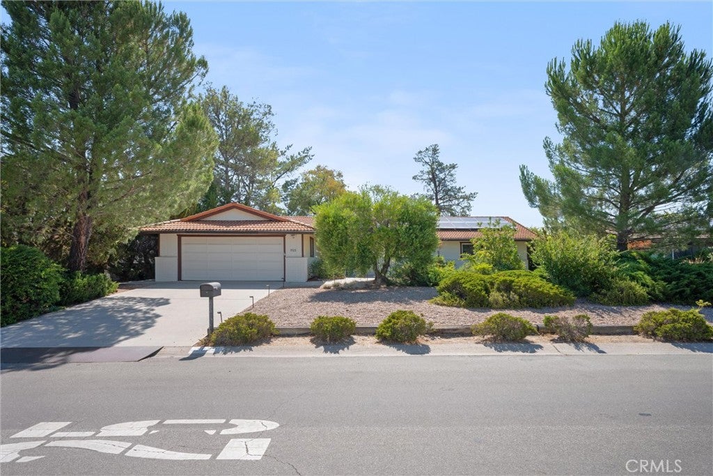 1523 Country Club Drive