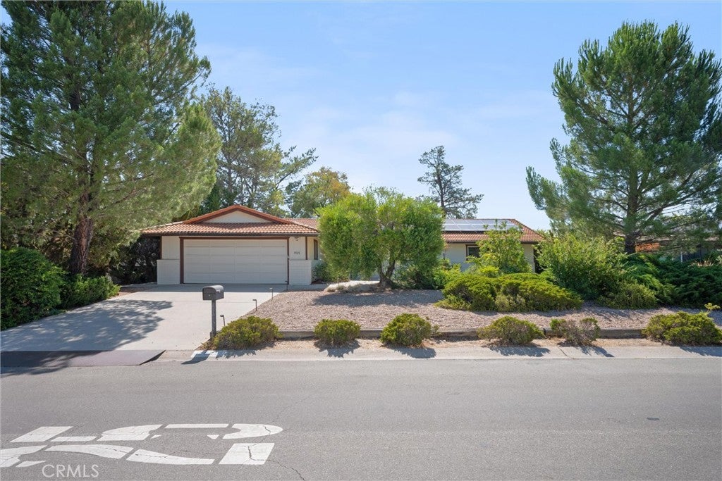 1523 Country Club Drive