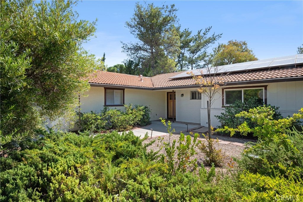 1523 Country Club Drive