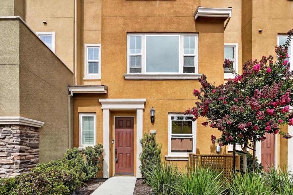 38939 Snapdragon Place