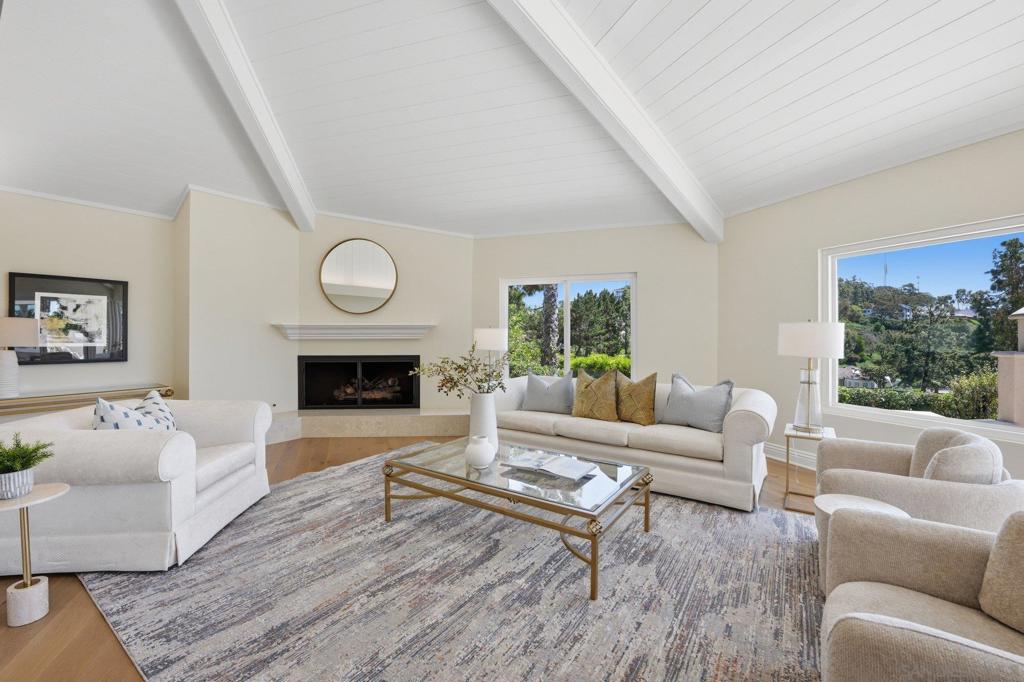 1821 Caminito Monrovia