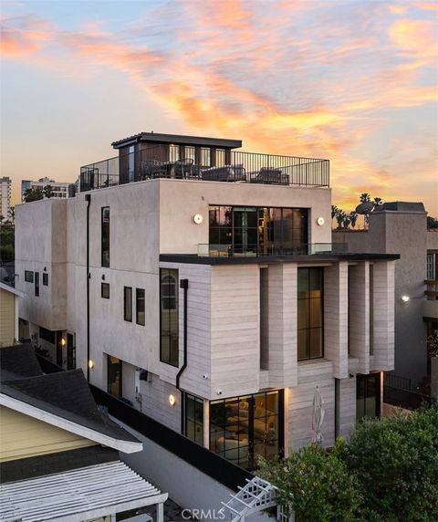 Photo of 442 Sherman Canal Walk, Venice, CA 90291 (MLS # IG26059744)