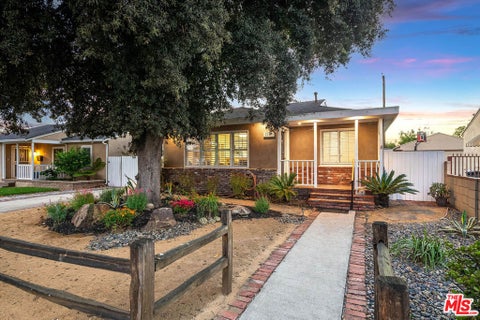 Photo of 2221 N Valley Street, Burbank, CA 91505 (MLS # 26993161)