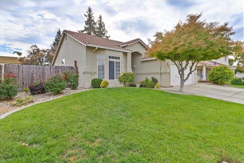 Photo of 1986 Woodhaven Court, Merced, CA 95340 (MLS # ML82044226)