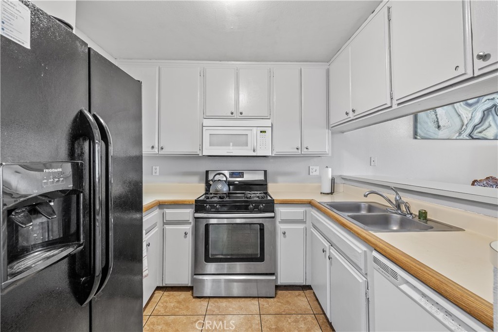 1360 Redondo Ave 103