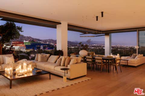 Photo of 8899 Beverly Boulevard #8B, West Hollywood, CA 90048 (MLS # 26875215)