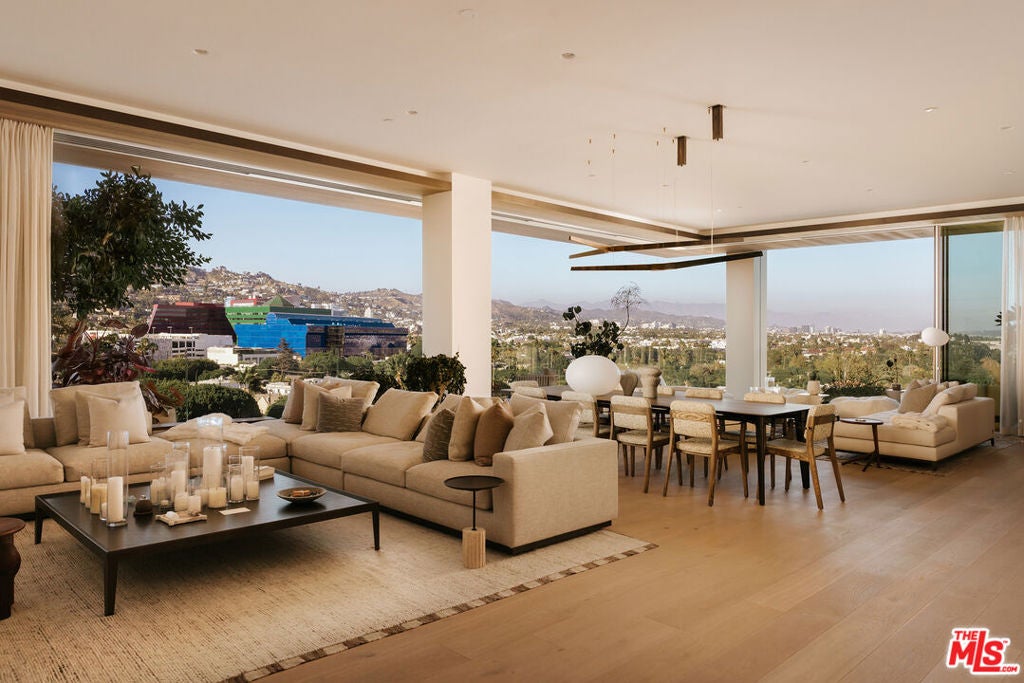 8899 Beverly Boulevard 8B
