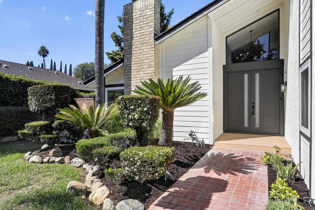 1207 Branding Iron Circle