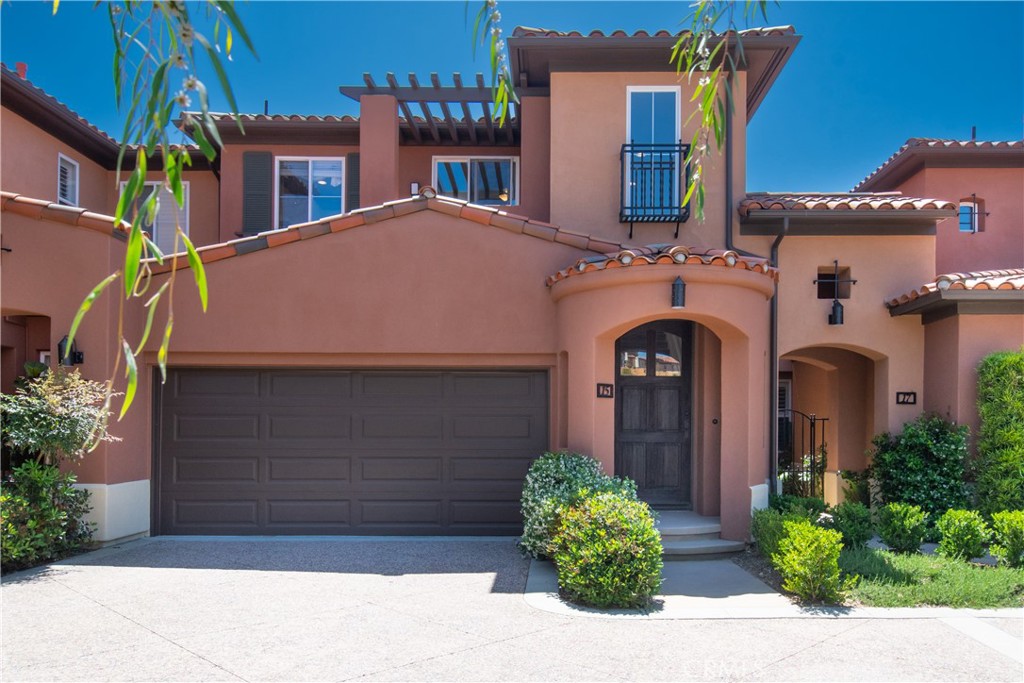 Live in Luxury with Stunning Ocean Views – Italian-Inspired Carriage Home in Newport Coast
If you're dreaming of luxury living with breathtaking ocean views in a beautifully designed Italian-style home—without the extravagant price tag—look no further. This stunning 3-bedroom carriage-style residence offers refined comfort, two master suites, and panoramic views of the ocean and city lights.
Step into the gourmet kitchen, featuring a center island, classic white cabinetry, a double sink, and a built-in dishwasher. It’s equipped with a brand-new oven and microwave, plus a newer 5-burner cooktop—perfect for the home chef. The Owner just added a brand new Refrigerator as well. The kitchen flows seamlessly into a spacious dining area ideal for both formal and casual meals.
The living room, just off the kitchen, exudes warmth with a majestic gas fireplace and expansive ocean views, creating a cozy and inviting space to relax or entertain.
An inside laundry room with gas and electric hookups is conveniently located near the kitchen.
Each of the three bedrooms boasts ocean views, including two master suites:
The primary master suite features dual mirrored closets, a luxurious bathroom with dual sinks, a separate water closet, bathtub, and walk-in shower.
The second master suite includes its own private bathroom with a shower, water closet, and single sink.
The third bedroom also enjoys sweeping ocean views and easy access to the third full bathroom, which features a shower-tub combo.
Enjoy brand-new Wall to wall Laminate flooring in all bedrooms, plantation shutters, and vertical blinds for privacy and style.
Additional features include:
Attached 2-car garage
Ample guest parking
Resort-style living in one of Newport Coast’s most desirable communities
This is not just a rental—this is coastal luxury living at its finest.