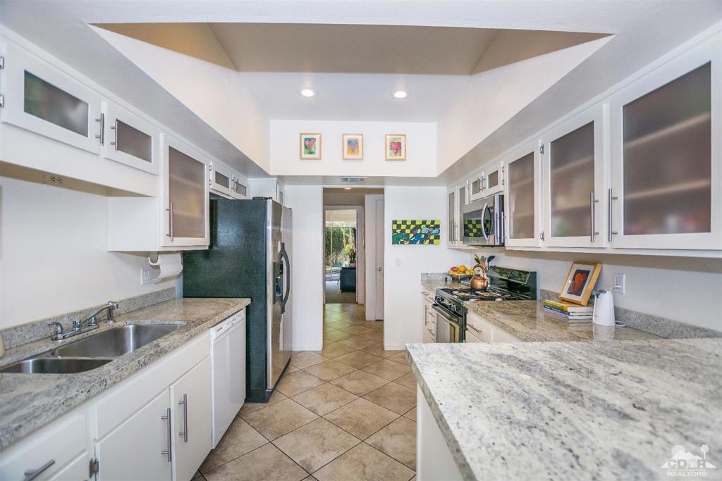 Seven Lakes C.C. - Residential Lease