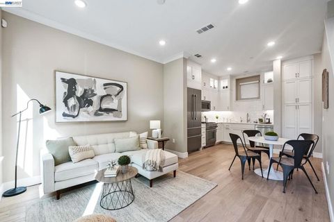 80 Woodbury Highlands Pl 10 Lafayette CA 94549