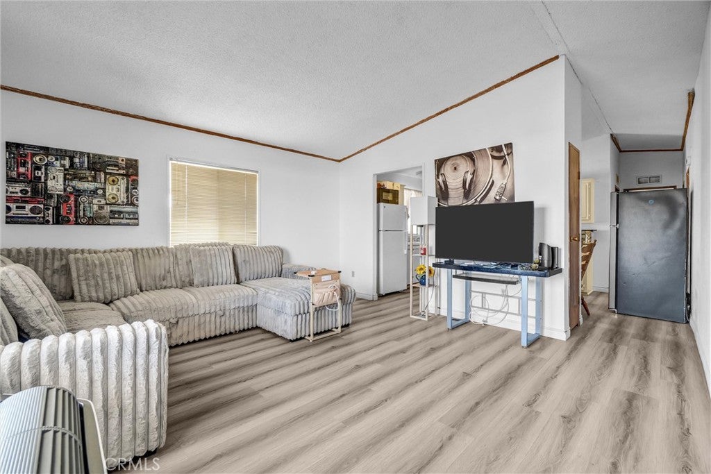 25 Elm Via