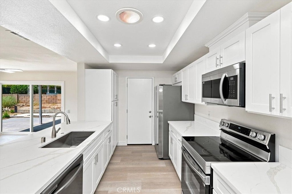 26025 Chambers